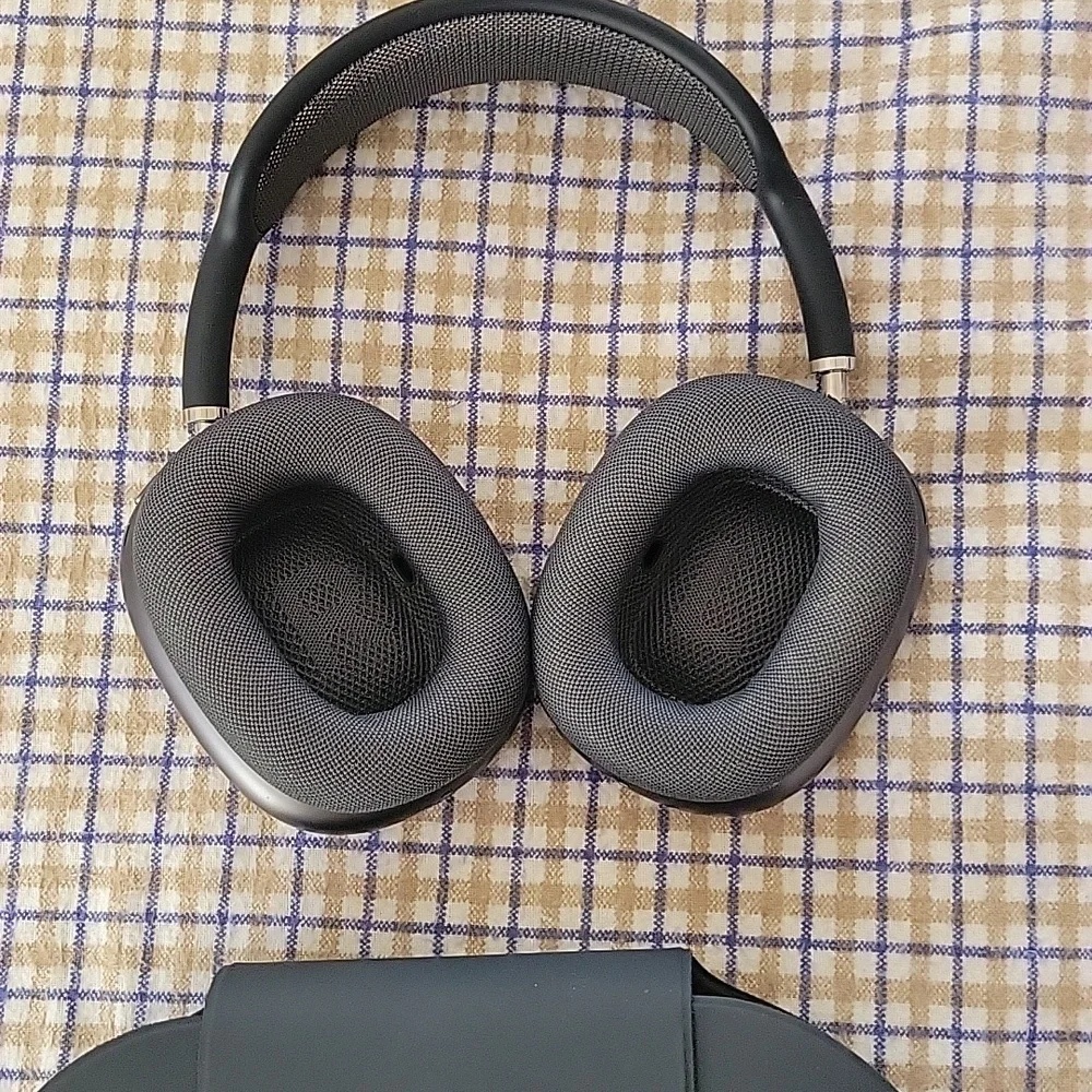 Apple AirPods Max Trade With @poshfriend - Picture 5 of 10